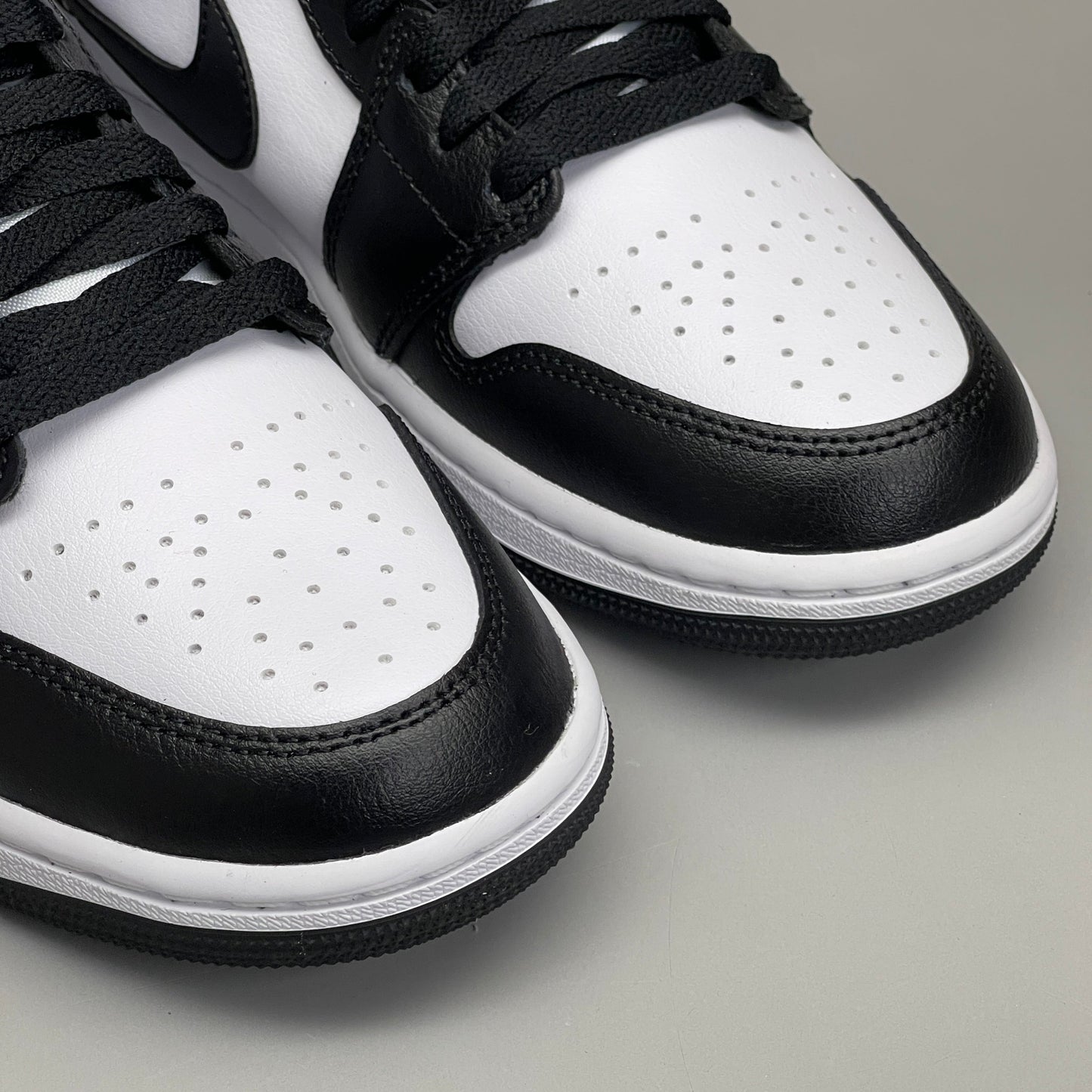 NIKE AIR JORDAN 1 Mid Panda Shoe Women's Sz 6 Black / White DV0991-101 (New)