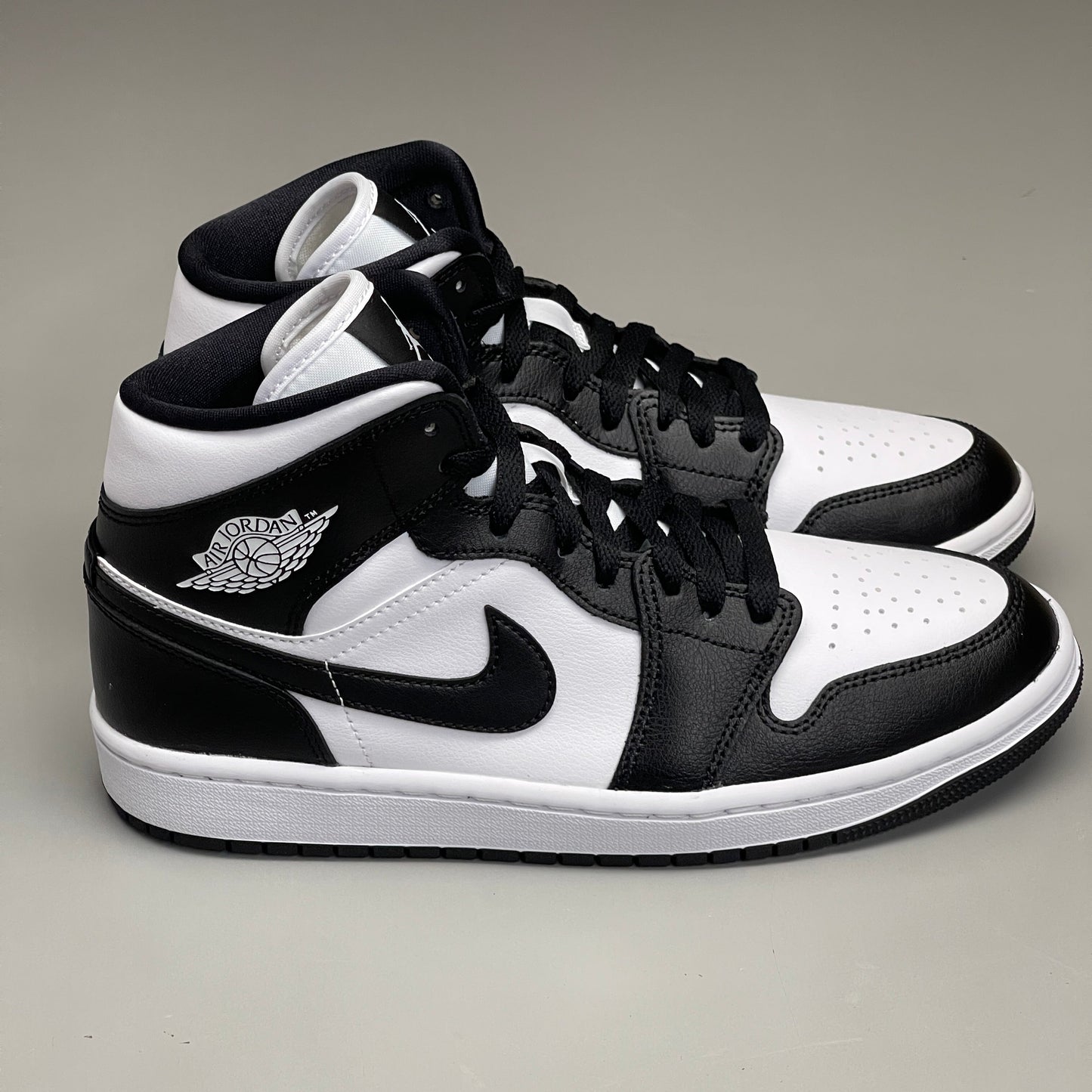NIKE AIR JORDAN 1 Mid Panda Shoe Women's Sz 6 Black / White DV0991-101 (New)