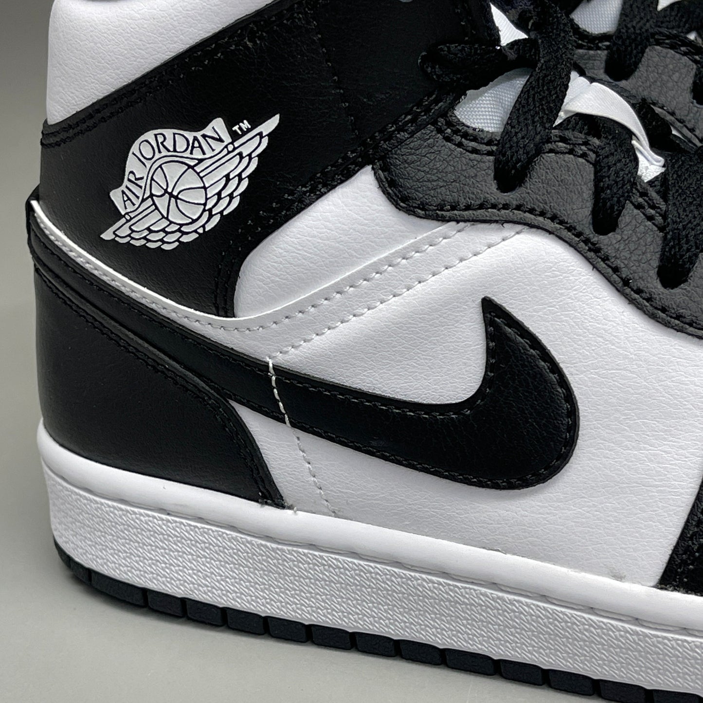 NIKE AIR JORDAN 1 Mid Panda Shoe Women's Sz 6 Black / White DV0991-101 (New)