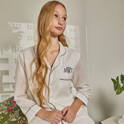 PIJAMA "CLASSIC WHITE" CON PANTALON